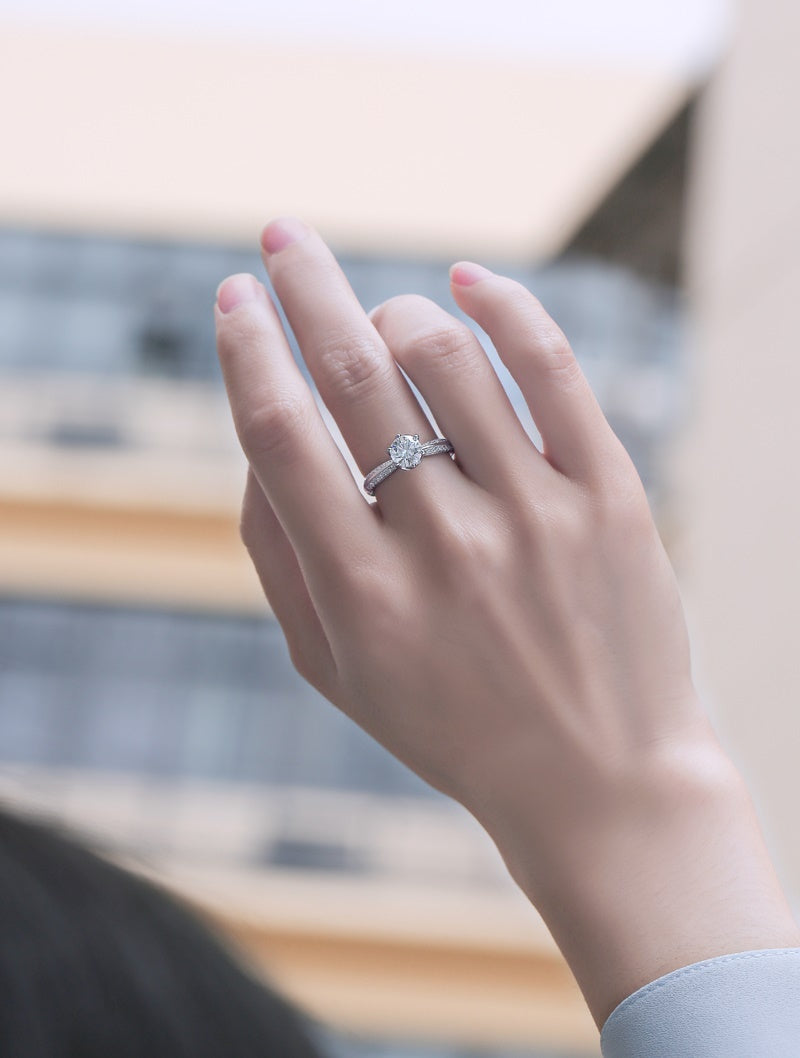 How to Choose a Piece of Jewelry That Reflects Your Inner Energy