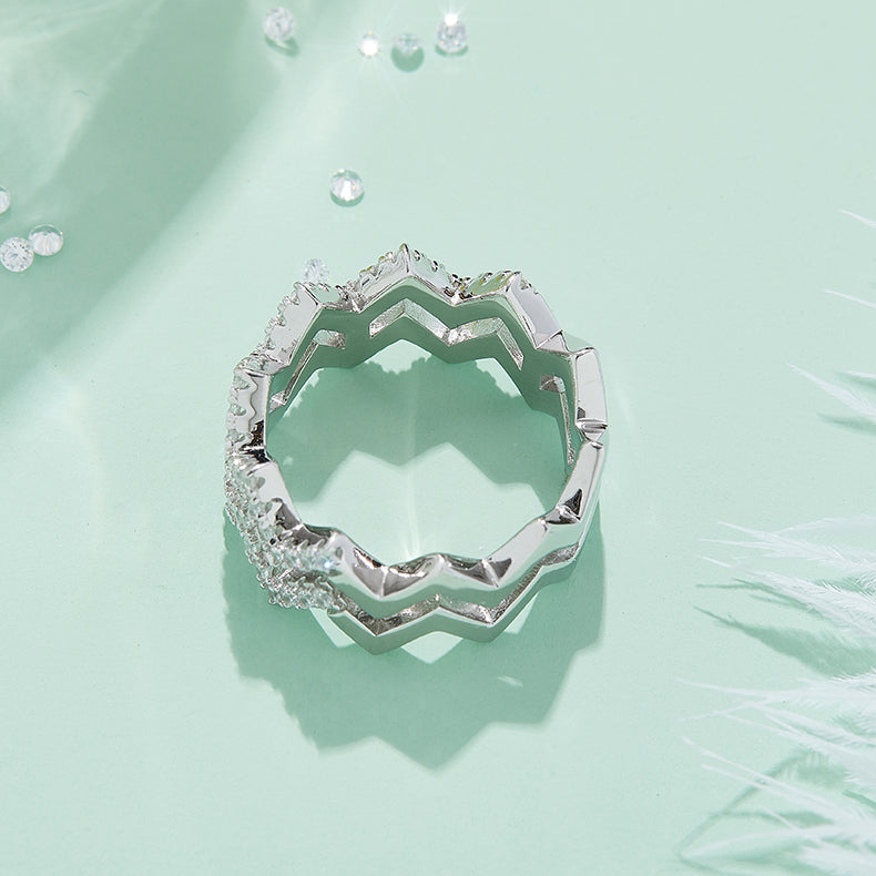 LUMERA ARC — where brilliance follows its own path.