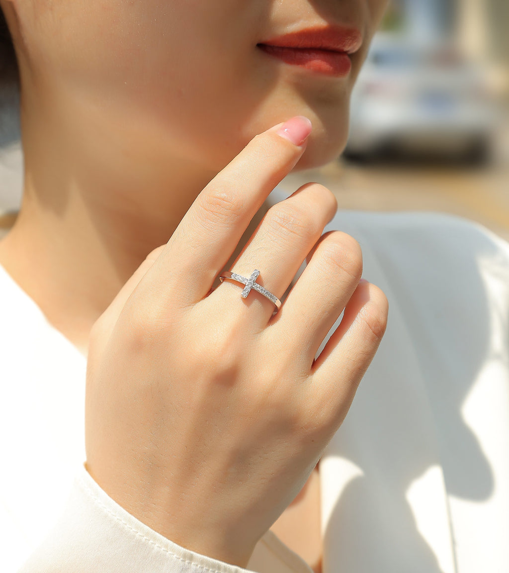 Névoa — mist-like elegance, subtle and radiant.