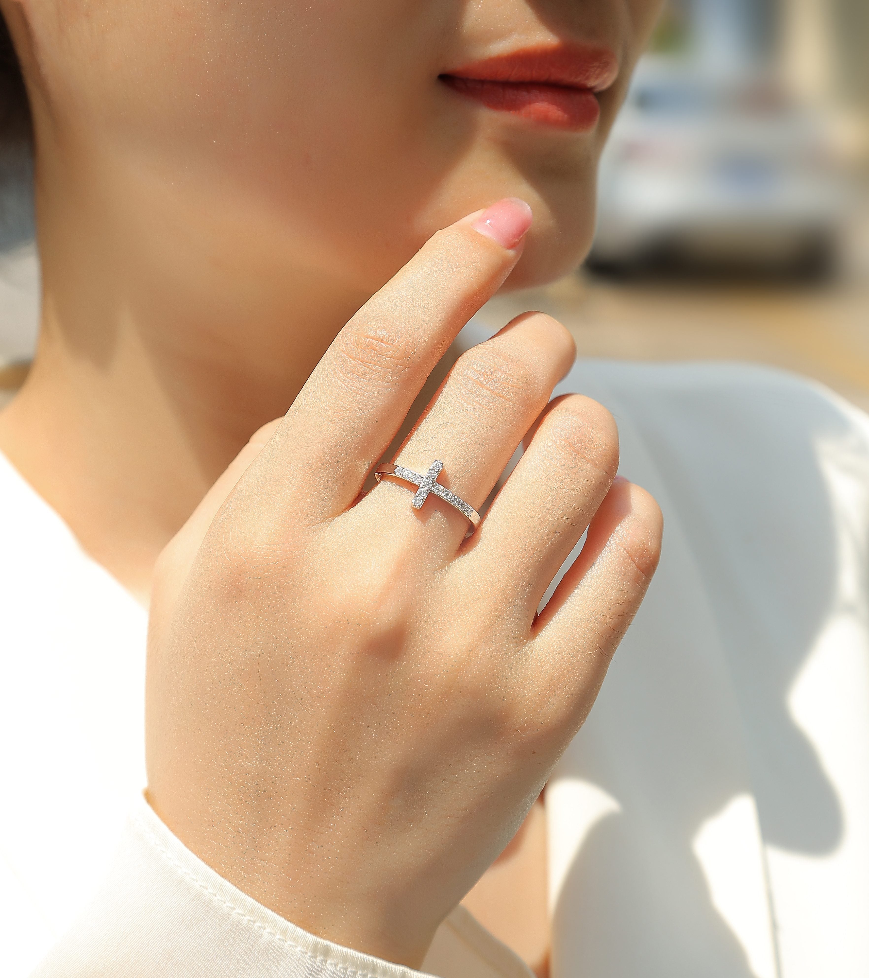 Névoa — mist-like elegance, subtle and radiant.