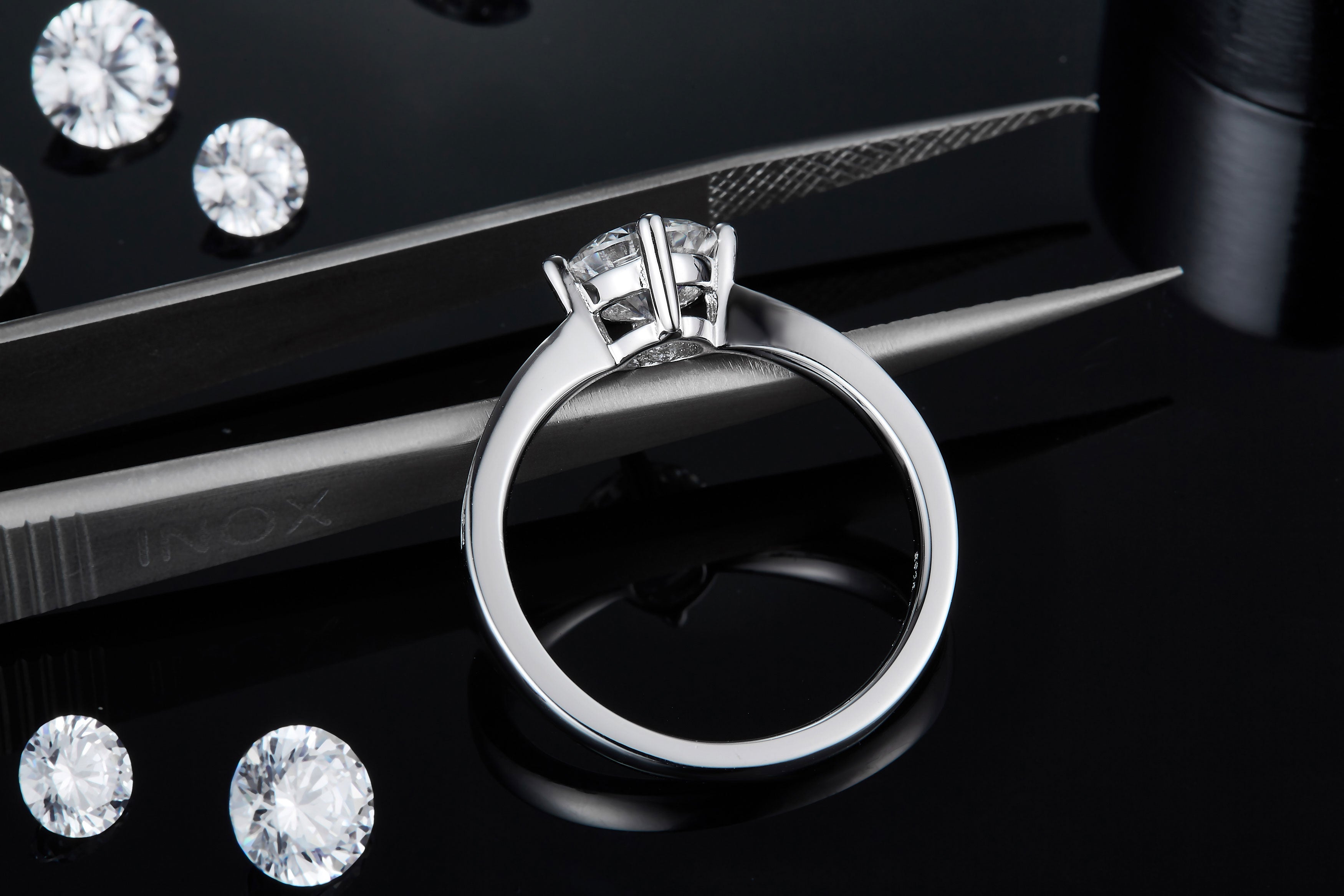 Moonlight City — A Wedding Ring Set of Quiet Brilliance