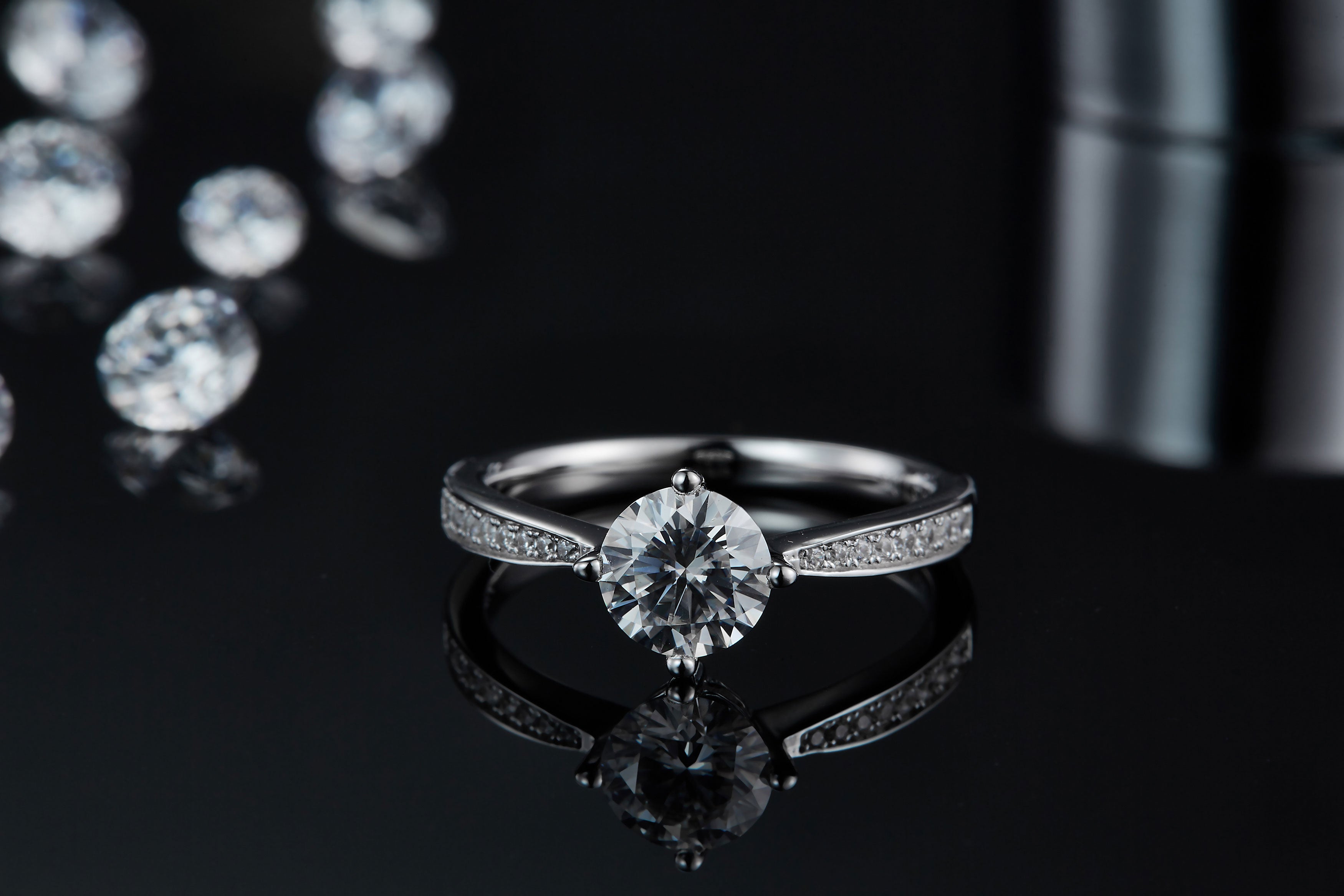 Moonlight City — A Wedding Ring Set of Quiet Brilliance