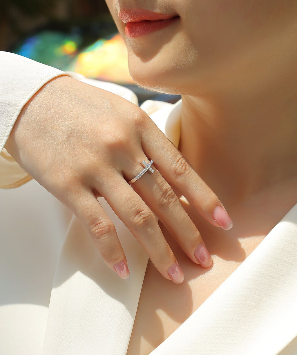 Névoa — mist-like elegance, subtle and radiant.