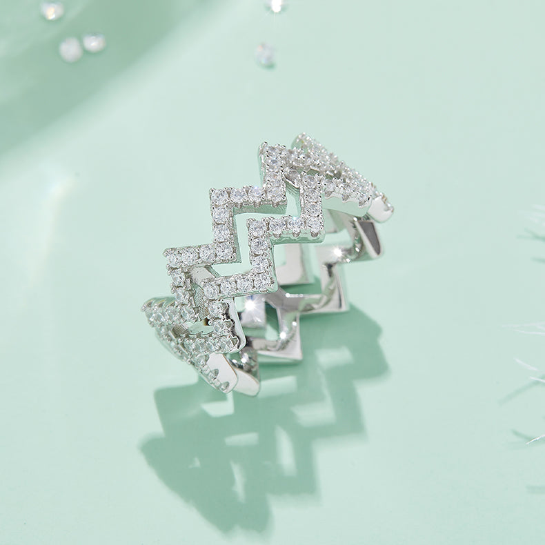 LUMERA ARC — where brilliance follows its own path.