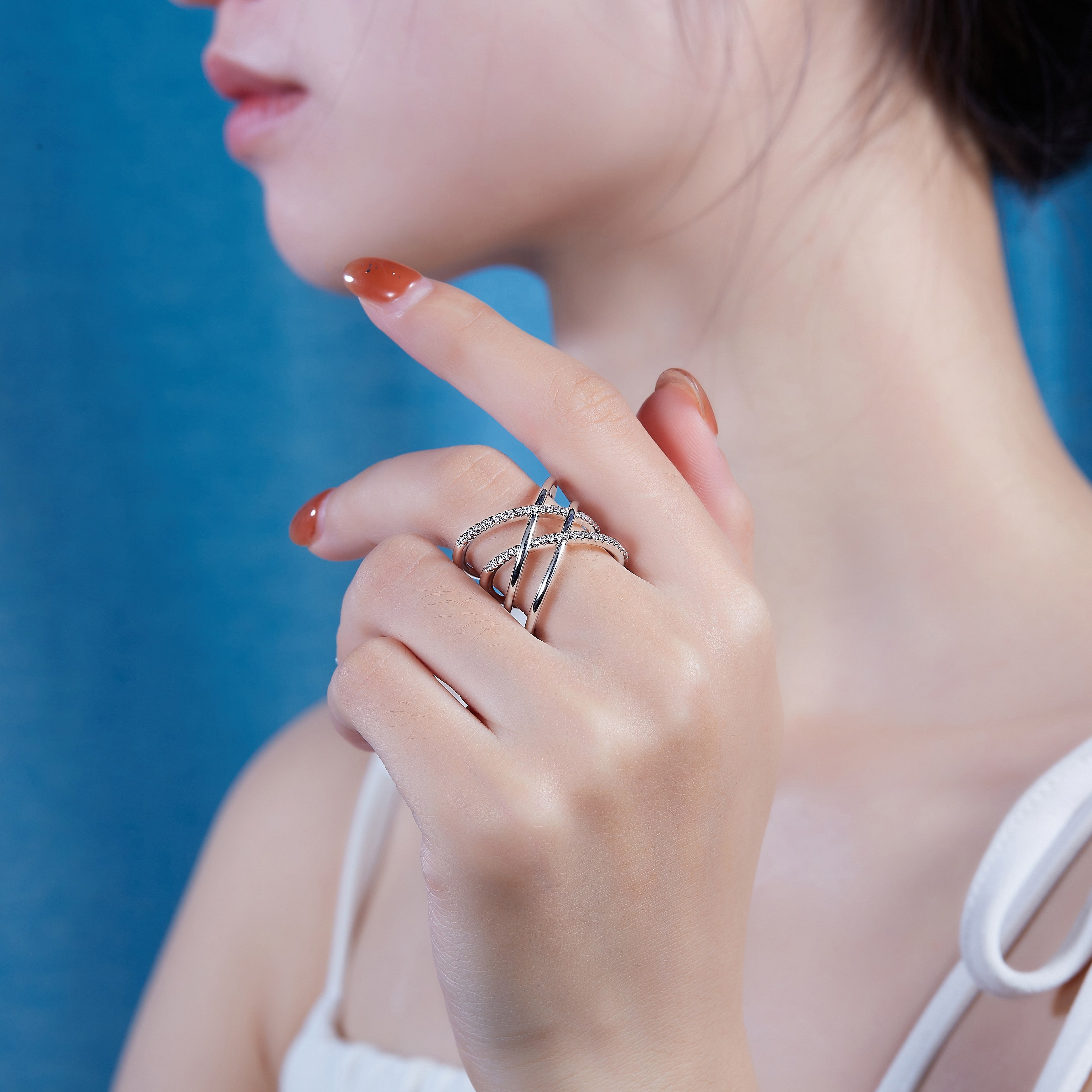 Enchanting And Wondrous Realm - A Wedding Ring Set With Top-quality Moissanite S925 Silver And Platinum-plated Diamond. The Ring Can Be Inspected With A Diamond Pen