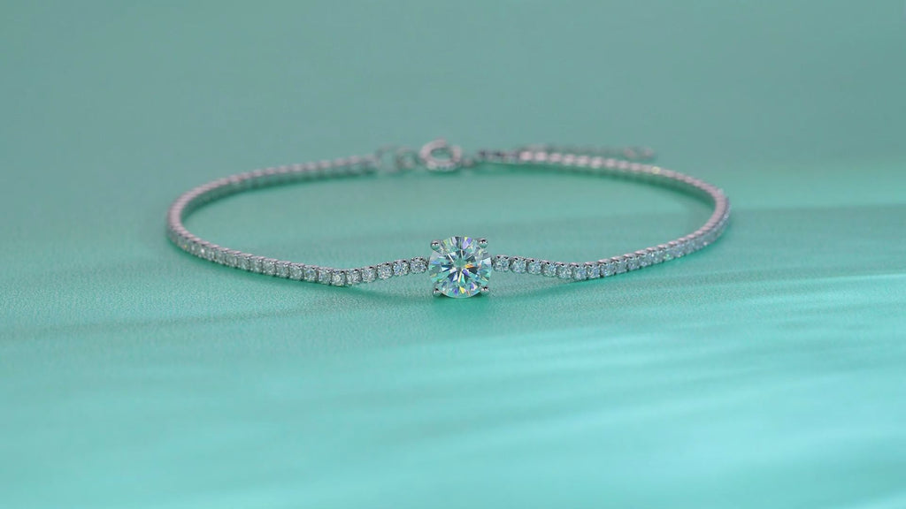 Liora Grace — timeless beauty, crafted in silver.