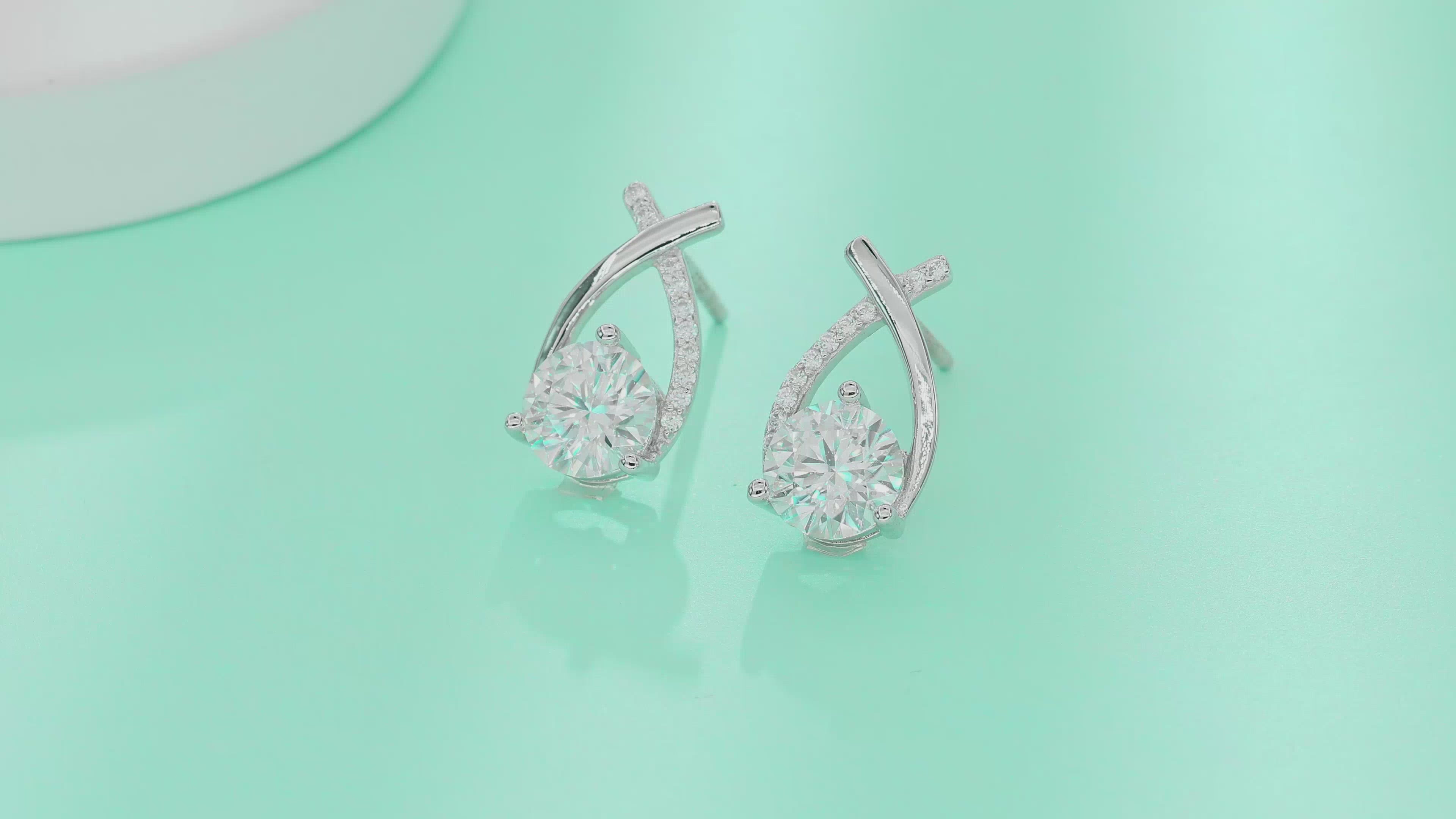 Valoura — strength in softness; elegance that endures.